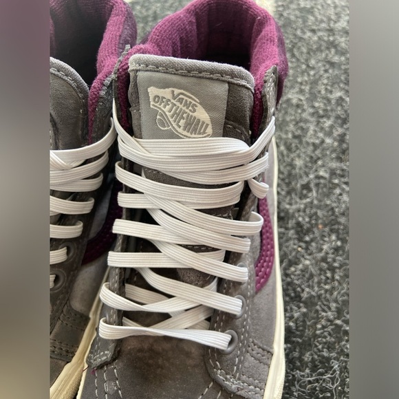 High tops‎ vans size 5 - Picture 2 of 4